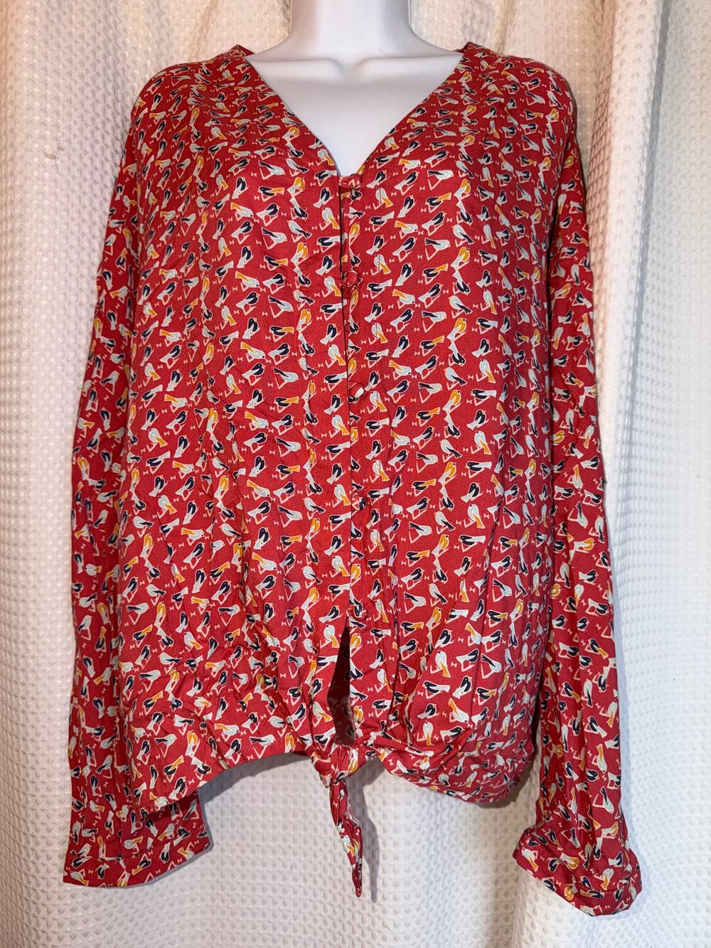 BeachLunchLounge Bird Print Blouse XL Red Tie Front Hi Low Top